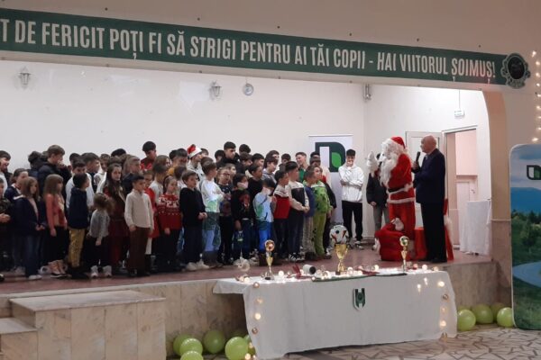 FOTO- VIDEO. Moș Crăciun a venit la sportivii legitimați la ACS Viitorul Șoimuș