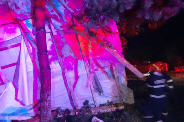 (VIDEO) De două zile, pompierii hunedoreni intervin pentru a înlătura efectele furtunii
