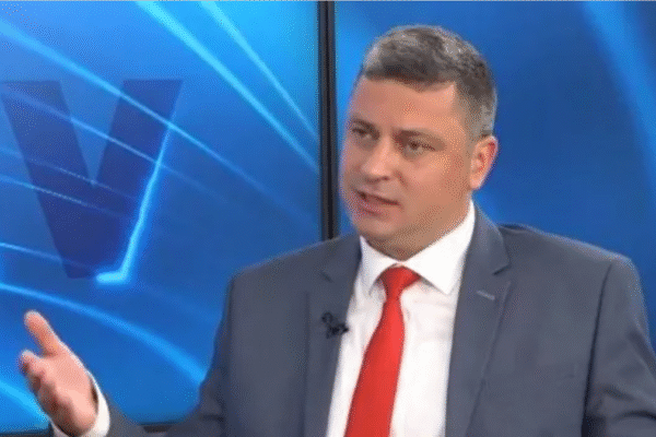 Răzmeriță într-un pahar cu apă? Edilul Lupeniului dă de pământ cu Guvernul Bolojan, după ce măsurile de austeritate au intrat în vigoare