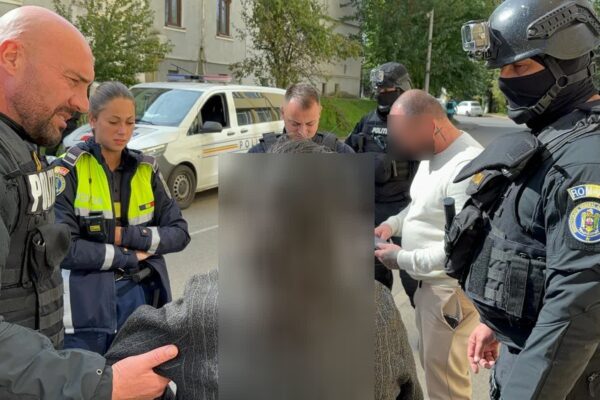 Bărbat reținut la Hațeg pentru violență în familie. Ordin de protecție emis după ce și-a agresat concubina